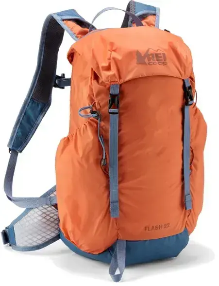 REI Co-op Flash 22